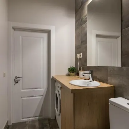 City Garden Apartment